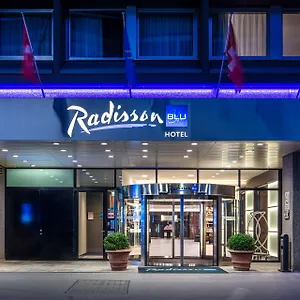 Otel Radisson Blu,