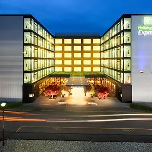 Otel Holiday Express Zuerich Airport, An Ihg